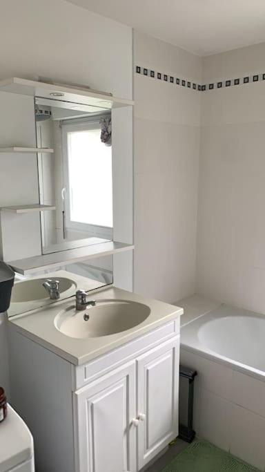 Appartement Lumineux De 60M2 Guer Ngoại thất bức ảnh